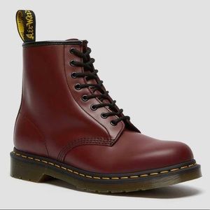 Doc Martens 1460 Smooth Leather Lace Up Boots In Size 7